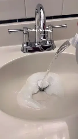 a lil sunday cleaning but only doing the bare minimum cause im to busy watching vanderpump rules 🤷🏼‍♀️ #sundaycleaning #sundayreset #reset #asmr #asmrreset #asmrsundayreset #asmrcleaning #CleanTok #asmrrestock #restock #laundry #asmrlaundry 