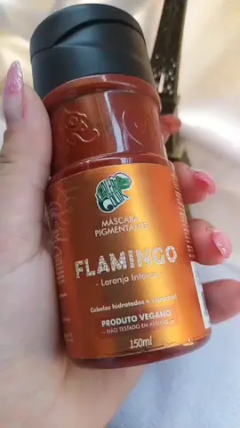 Bem de pertinho a nossa queridinha máscara pogmentante flamingo. 🧡🧡 @mariaa_pessanha  #kamaleaocolor #kc #mascaraflamingo #cabelos #cabeloscoloridos 