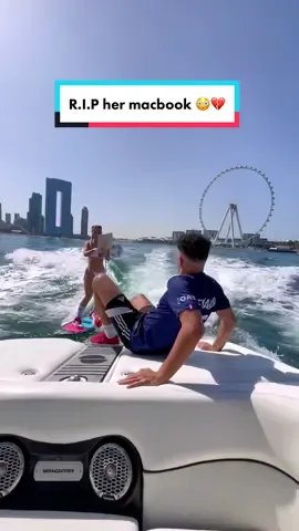 R.i.p 💔 son ordinateur  . - #fail #tiktokdubai🇦🇪 #ferjanisafi #mdrr #drole_videos #mdr #funnyvideos 