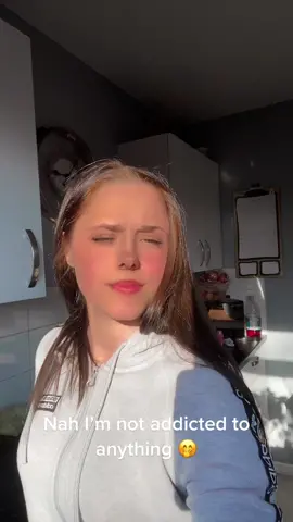 🤭🤭#fypシ #tongue #aheadofthegame 