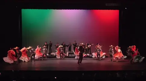 Our performance of El Son de la Negra from the Los Angeles Dance & Music Festival #dance #dancing #baile #bailefolklorico #folklorico #mariachi #mariachigaribaldidejaimecuellar #music #musica #mexico #musicamexicana #performance #collaboration #floreo 