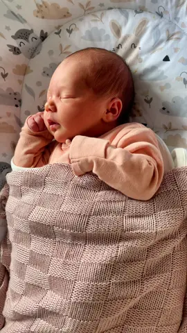 Newborn vs now 🥹🥹🥹 #babiesoftiktok #babytiktok #mumtok #babytrend #beingamum #newbornbaby #newborn 