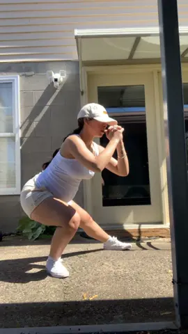 23 weeks pregnant 🤰- I did 12 reps of 4 sets. (I been eating heavy lol) #pregnancyworkout #pregnancybulk #tonelegsathome 