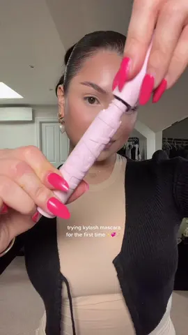 trying @Kylie Cosmetics first ever mascara 😍 I AM IN LOVE #mascarahacks #lashes #makeup #kyliecosmetics 
