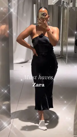 New in Zara. Must have. Trying on. Ref: