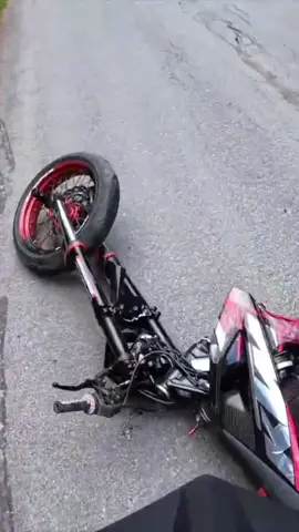 That broke my heart🥺 #crash #ktmexc #4stroke #split #broken 