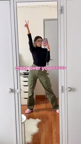 did you see the pink slippers?! #blackpink #blackpinkinyourarea #crazyoveryoublackpink #crazyoveryou #blink #kpop #kpopfyp 