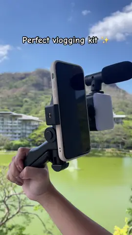 Tripod with Led light and mic is 🖤. 