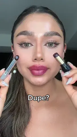 Podria ser un #dupemakeup ? ✨ #cliniqueblackhoney #superlustrous #lipstutorial #dupe #lipdupe 