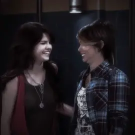 not the wizards showrunner comfirming alex and stevie were gay for each other #wizardsofwaverlyplace #wowp #alexandstevie #nostalgiceditsx