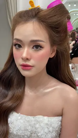 Một chiếc cam thường cho layout cô dâu hôm nay,có ai hóng full layout này hoàn chỉnh không ạ#teamthukennymakeuo#makeuptutorial #xuhuong #makeupcodau #lamdep #hottred 