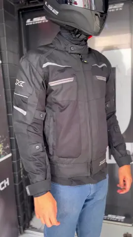 A mais vendida da nossa loja! X11 Breeze! Modelo completo! Proteção ombro, cotovelos e costas! R$ 699,00 em até 6x sem juros 📲(81) 99294-1070 #jaquetaforzacityrider #x11 #jaqueta #capacete #jaquemate 