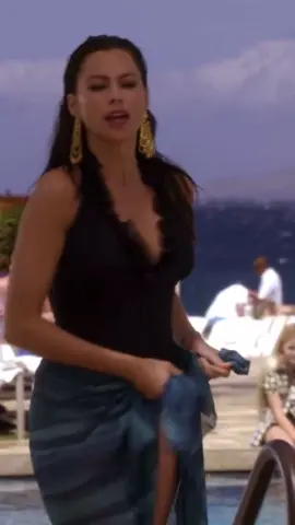 Hawaii🌺 #modernfamily #modernfamilyedit #sofiavergara #sofiavergaraedit #edoneill #sofia 
