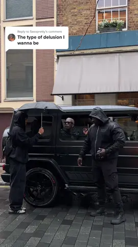 Replying to @Sasopretty who wants to model our next shoot? 📸