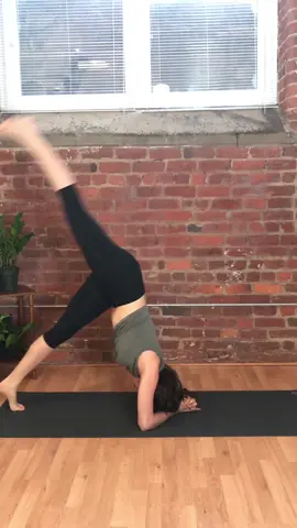 Yoga tutorial #YogaTikTok #yogatutorial #yogaparavivir #yogaclases #beneficiosyoga 