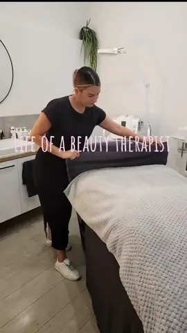Life of a beauty therapist 🌸 #facialtreatment #foryourpage #fyp #dermaltherapist #skincare #BeautyTok #beauty #skincareroutine #chemicalpeel #makeup #trending #whatif #fyp #trendingtiktok #trendingsong 