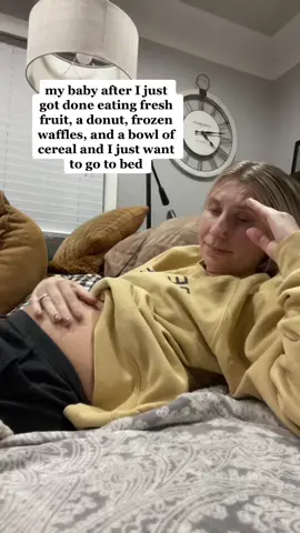 This lil babe has really been messing with my eating routine lately. Meals don’t exist for me anymore. I basically just snack all day long 😅 #pregnant #pregnancy #firsttimemom #2023babies #pregnanttiktok #babies #pregnantlife #septembermama #maternity #16weeks #babybump #snacks #pregnancysymptoms 