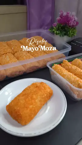Risoles Mayo Mozarella .. Ffavoritnya siapa ini hayooo?? #KenikmatanHakikiRamadan #Ramadan2023#jajananjogja #jogjajajan #jogjaistimewa #jogja #jogjaviral #eksplorejogja #kulinerjogjahits #kulinerjogja #beranda #takjilbukapuasa #risoles #risolesmayones #risolmargo 