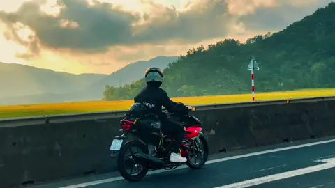 Tại sao? không giống người  khác? #ChillMộtChút #XeHay #VideoTâmTrạng #XeCônTay #XeTayCôn #NhữngVideoTâmTrạng #touringlientinh @Minh Mốc ĐakLak  #touring24h #agv #fyp #y15zr #65zz 
