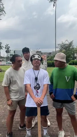 puasin lambung paus yang minta makanan pedes pake nugget geprek! 😆 #nuggetgeprekcuy #reseptiktok #nicsap #nicholassaputra 