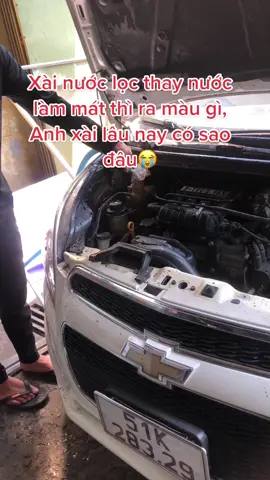Thay nước làm mát định kỳ, công dụng của nước làm mát rất quan trọng, bảo vệ động cơ, giảm nhiệt độ động cơ, tăng công suất máy. ######hoinhungnguoiyeunghesuachuaoto #sửachữaôtô #xuhuongtiktok #congdongkythuatoto #phuchoixetainan #banhuuduongxa #hopsotudong #cherolet #sparkthespeeed 