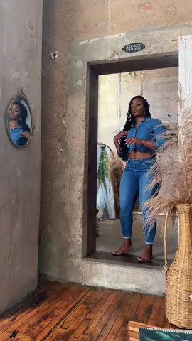 Give yourself love first 🫶🏾 #dallasinfluencer #denimlooks #guessjeansonly #guessjeansthebestjeans 