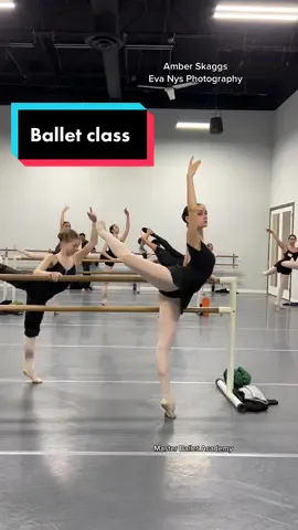 Ambuurrr at da barre #ballet #ballerina #balletclass 