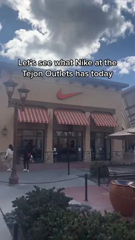 What would you cop🤔#nikeoutlet #sneakertok #sneakerhead #sneakerrseller #nikeoutletfinds 