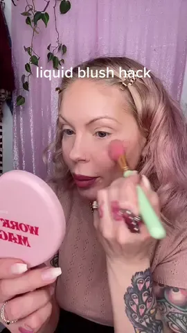 The Rare Beauy hack we all need to know 💋 thanks gaia #blushhacks #rarebeautyhacks #liquidblush 