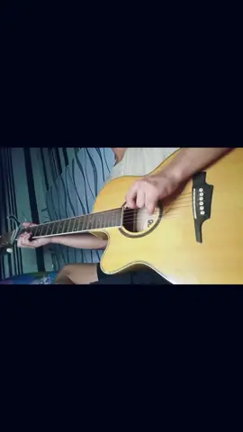 Gusto kitang makasama buong gabi Nakahigang nakaharap sa mga bituin Hinihintay ang kinabukasan Tayong dalawa lang sa istoryang ito.  #panaginip #guitarfingerstyle #fyp 