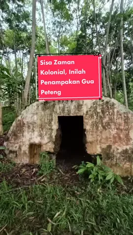 Gua Peteng di Kampung Kebon Suuk, Kabupaten Bandung, Jawa Barat merupakan bunker bekas pertahanan Belanda Sumber :  https://bandung.kompas.com/read/2022/09/08/180428478/gua-peteng-jejak-peninggalan-kolonial-belanda-di-tengah-kebun-cicalengka Video & VO by @tiwikasavela #guapeteng #sejarah #kolonial #cicalengka #sejarahbandung #kabupatenbandung #bunker #sejarahindonesia 