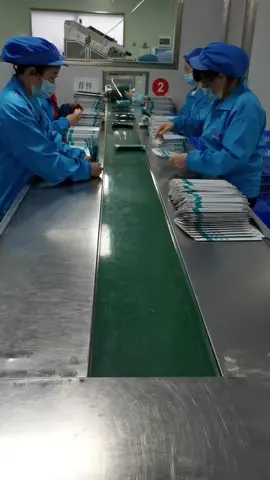 Facial Sheet Mask Packaging. #skincare #workshoptiktok #workshop #workshopasmr #pangangalagasabalat #pampaganda #pabrika #rebranding #maskara #sheetmask #cosmetics #facialmask #skincarewholesale #cosmeticfactory #factory 