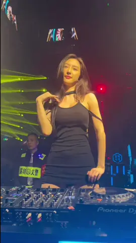 楽しいことは無料ですが、とても楽しいことにはお金がかかります#おすすめにのりたい #bar #dj #dance #beauty #ダンス #sexy #foryou 