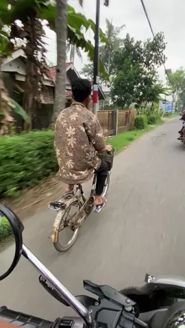 masih bersama sales odol🤣kie nggo sing takon dina jum'at soreane, @lagimumet7  #fyp #ngabuburitgaya #KenikmatanHakikiRamadan #ngakakkocak #ngakak #sarimiisi2lebihenakbray #masukberanda #dagelan #jowopride #katakata  #sultanmakansonice #CLEARYourHeadDuetChallenge 