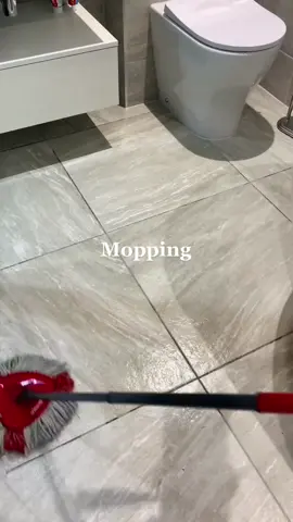 #mopping #floor #floorclean #moppingfloors #spinmop #cif #cifocean #housecleaning 