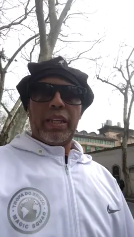 Pelas ruas de ISTANBUL na turquia #sosiadoronaldinho #turquia #turquia🇹🇷 #turkey #turkeytiktok #turkeyy #viral #foryou #fanpage #fy #fypシ #shortstories #futbol #europa #ronaldinho #tiktok 