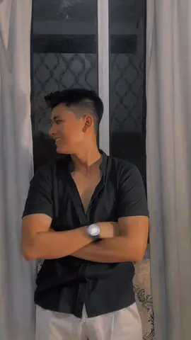 Suka cowok baju hitam atau putih ?