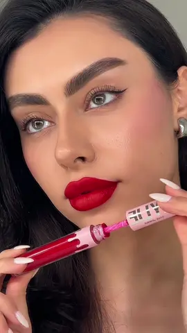 Another red lip for you 💋❤️ I’ll be posting more makeup hacks soon. I pulled my neck recently so I’m literally just in bed resting as we speak so I’m posting drafts 😭 What r u guys up to this weekend 🥳🎉 I’ll be in bed ✌️ ❤️ Products ❤️ @Kylie Cosmetics matte liquid lipstick (Mary Jo K / 402) #kyliecosmetics #kylielipkit #kylielips #kylieliquidlipstick 