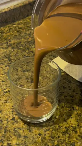 ضروري ما نخليهم يغلوا على الغاز و نضل نحركهم بحيث ما يجمد المشروب كثير وما ينحرق 👌🏻#المملكة_الاردنية_الهاشمية #جامعة_البلقاء_التطبيقيه  #السلط  #تيك_توك  #مشروب  #باريستا  #اكسبلور #fyp  #fypシ  #خطوات #رمضان  #فطور  #شوكولاته 