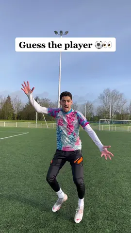 GUESS THE PLAYER ⚽️👀 #football #futbol #fútbol #futebol #footballtiktok #footballskills #footballvideo #fussball #voetbal #calcio #Soccer #soccertiktok #soccerskills #ilyssouu #fyp #foryou 