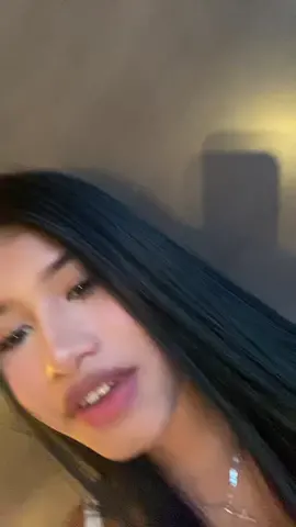 A veces pienso que somos yo y mis ataques de esquizofrenia contra el mundo