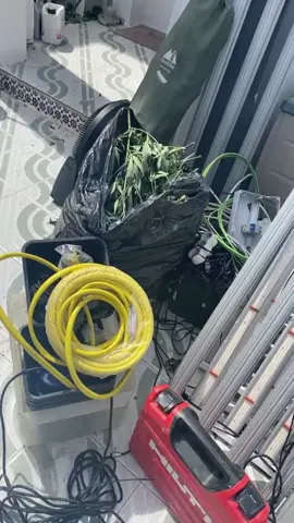 Hoy 2x1 😜 ☝️vivienda recuperada y ✌️les cerramos el negocio, después de más de 5 años… Llegamos y solucionamos en menos de 1 hora. Por supuesto con la inestimable colaboración de la Guardia Civil de Torrevieja 👮‍♀️  Somos DESOKUPA2💪🏻🔥 #desokupa #desokupas #somosdesokupa2 #somosdesokupas #empresadesokupa #desokupacionexpress #fueraokupas #echarokupas #desokupatorrevieja #desokupamurcia #desokupaespaña #desokupaenaccion 