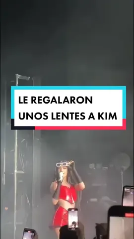 KIM PLATICANDO CON SUS FANS#fansdejukilop37 #byebyetour #juandediospantoja #jdpantoja #kimloaiza #viral 