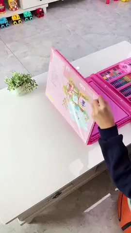 Rekendasi kado buat anak #alatmewarnai #crayons #crayonset #crayonset208pcs #kadoanak #ibudananak #mewarnai #fypage 