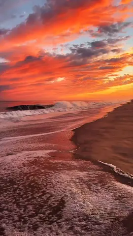 “Don’t wait for others to bring the change. Be the change and bring the change.”  #marvelousnature #beach #foryou 