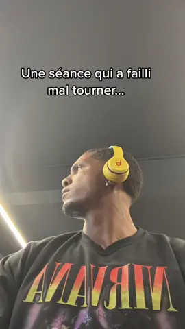 La salle c’est dangereux hein !#fyp #pourtoi #foryou #training #GymTok #gymmotivation #humour #force #defi @MORGANE LENOIR  🕊 @Esprit__brown 