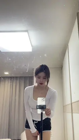 #follow #dance #fyp #추천 #제로투   오늘은 돌핀팬츄!