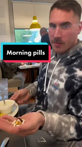 Morning pills at the breakfast joint🔥 #bodybuilding #Fitness #FitTok #fitnesstok #classicphysique #ifbbpro #vitamins #breakfast 