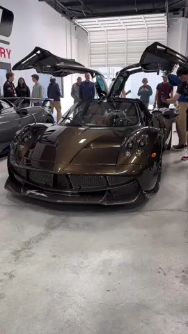 1/2 huayra hermes 🤯 #MyDolceMoment #trending #tiktok #pagani #car #catsoftiktok #capcut 