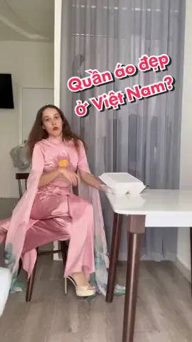 hãy đừng đưa ra những giả định trước khi đến thăm đất nước 💚🌷 #sonyafirsova #vietnam #tiktokvietnam #superfanzvn #aodai #aodaivietnam 